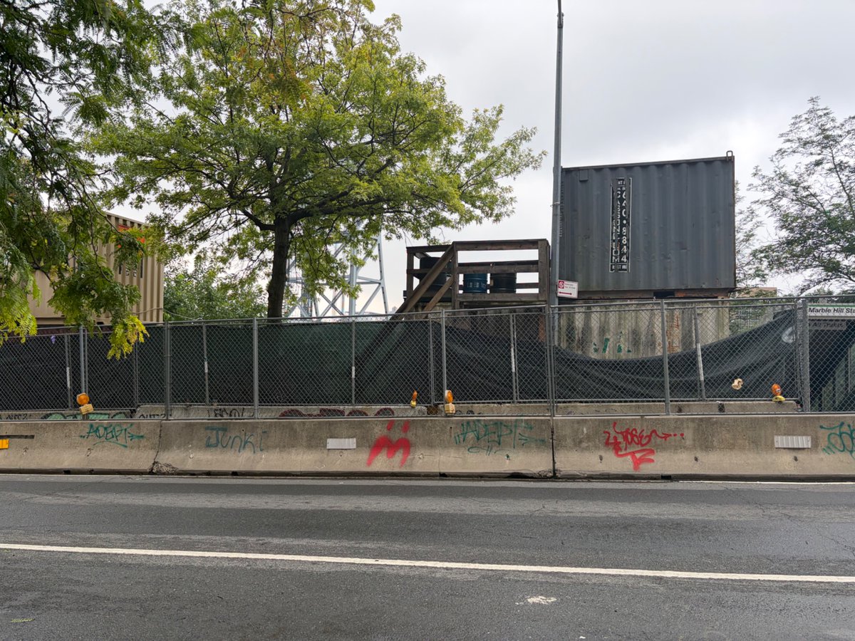 EisenPress's tweet photo. Not to mention, if you’re coming from the west side of Westchester and going to the west side of Manhattan, your transfer from Metro North to the subway is this. (The way home involves crossing three lanes of Broadway.) https://t.co/yfx2SHHY73