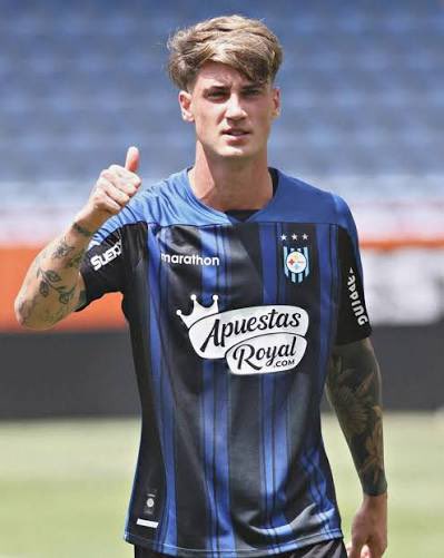 GerGarciaGrova's tweet photo. 🚨Renzo Malanca refuerza #Banfield.

📍#Huachipato vende el 50% del pase. 

✍🏾 hasta diciembre de 2029.

📌Podrá jugar una vez que el club levante las inhibiciones. https://t.co/1QcwLFrYdm