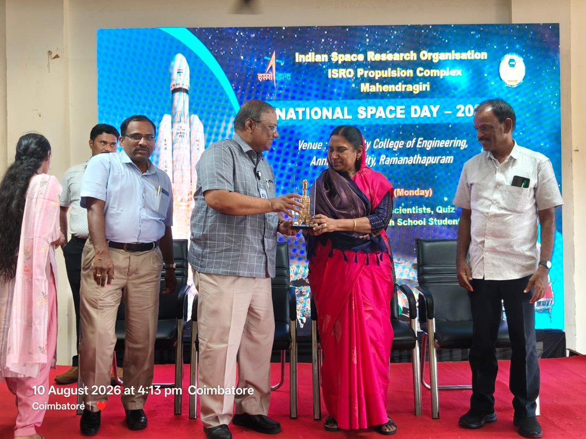 APJAbdulKalam's tweet photo. 🚀 தேசிய விண்வெளி தினம் 2026 🇮🇳
ராமநாதபுரத்தில் நடைபெற்ற நிகழ்வில் APJ Abdul Kalam International Foundation தலைவர் APJMJ நஜீமா மரைக்காயர் சிறப்பு விருந்தினராக பங்கேற்றார்.

இளம் மனங்களில் விண்வெளிக் கனவுகளை விதைத்த சிறப்பான நாள்! 🌌🚀

#NationalSpaceDay2026 #ISRO #APJAbdulKalam https://t.co/afoxX1COpz