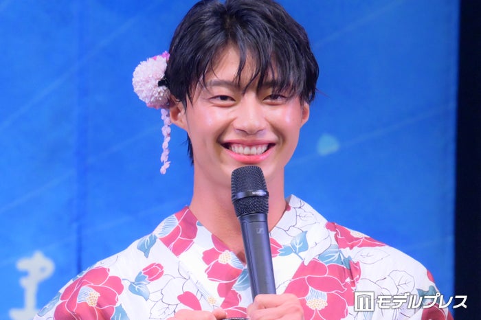modelpress's tweet photo. 【🏮今日好き夏まつり🩵】

榎田一王（いおう）、女装姿で登場
💬「いおうじゃないです！“いお子”で～す」

「ガタイの良さが隠しきれてない」
「二度見した」と反響続々
https://t.co/2rKd6fLh94

#今日好き夏まつり @iou025 https://t.co/HNKhMEiJM4