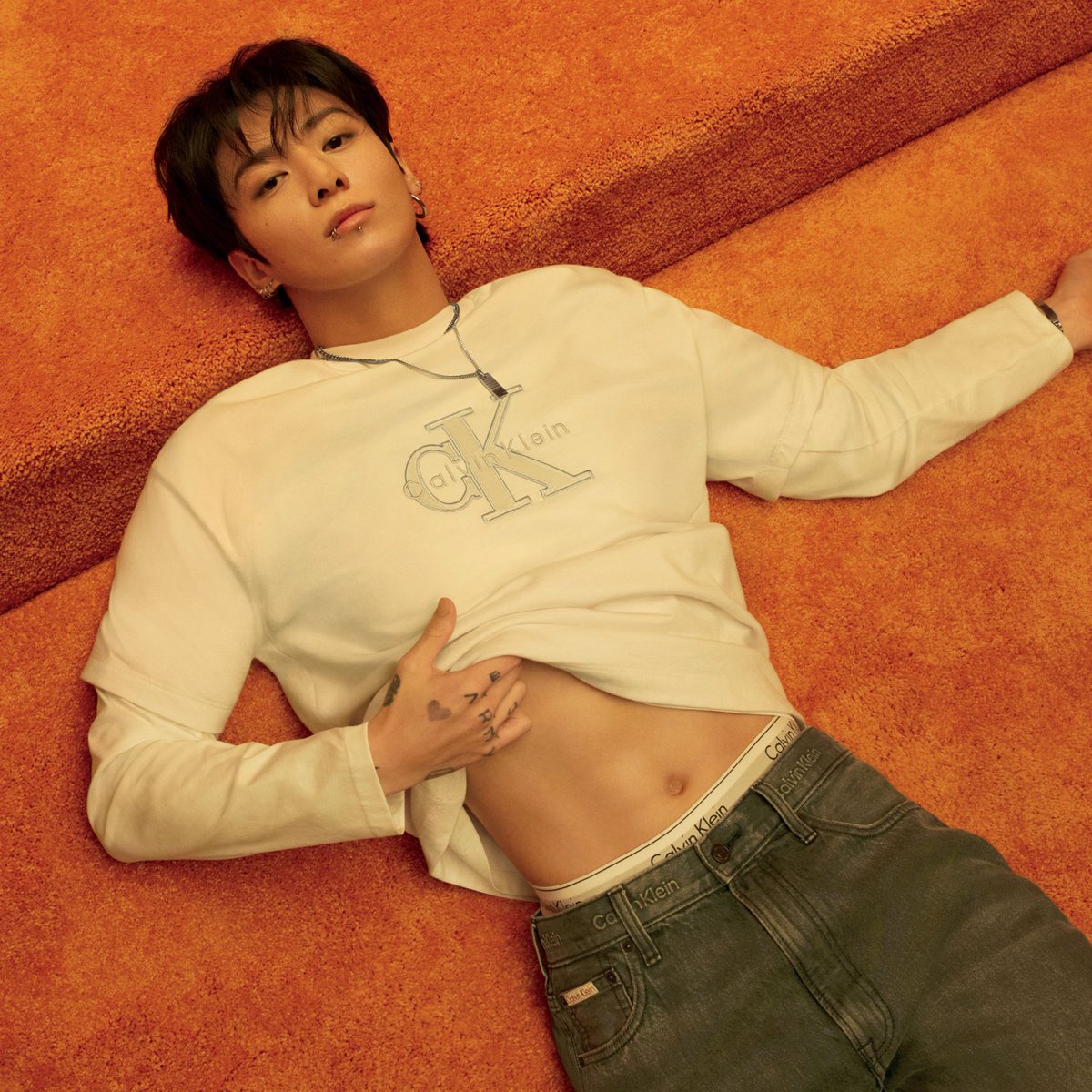 chartradar_'s tweet photo. Jungkook has now become the 20th most-followed K-pop artist on Instagram, surpassing 24.5 million followers. https://t.co/WOOUOmayMq
