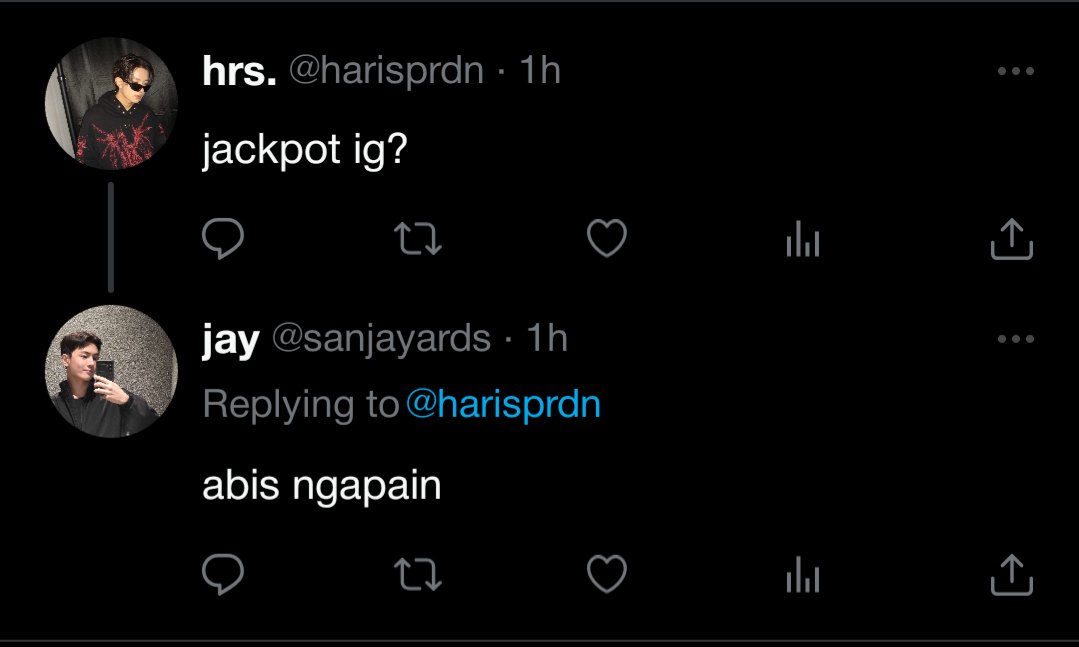 aysrnsh's tweet photo. ー pov haris, saat menunduk memainkan ponsel https://t.co/hvoC9F9dLx