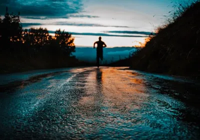 ActiveRunnerOnX's tweet photo. 🏃‍♂️The Mental Benefits of Running No One Talks About

Running isn't just about getting faster and stronger...It Also Helps CLEAR YOUR MIND and REDUCE STRES

Check it out here: 
https://t.co/nyBJcnIY2X

#theactiverunner #runnerlife #mentalhealth #running https://t.co/KHtAQFsHpZ
