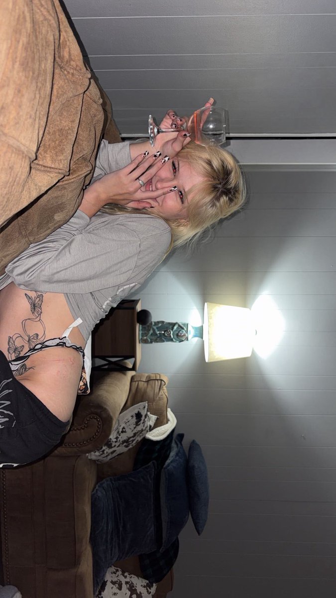 snnynightdrive's tweet photo. Being held from behind while trying to sleep is dangerously addictive https://t.co/PT7NoBA6Uo