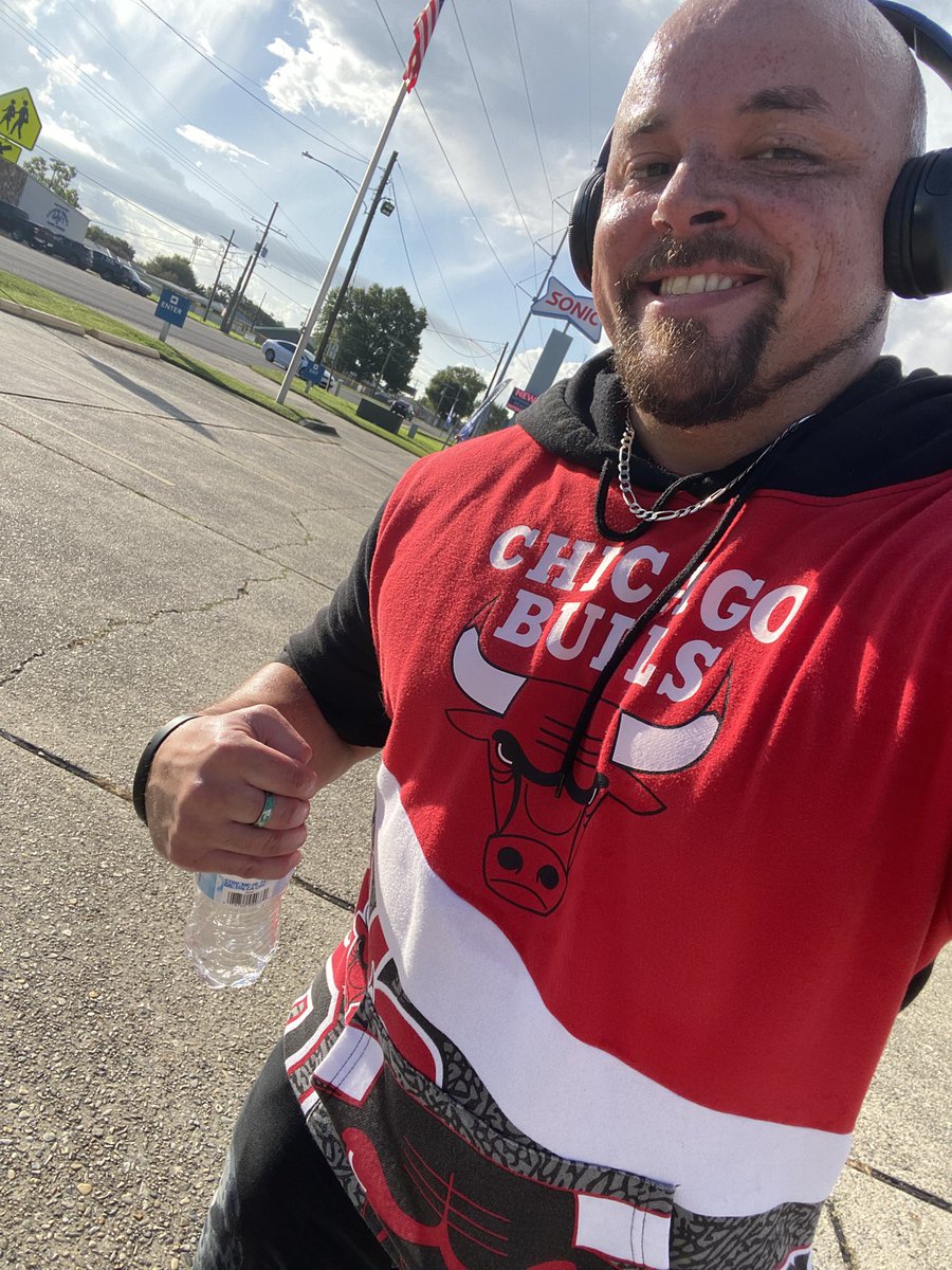 SteveMedici9's tweet photo. The 80,358 passing yards @drewbrees had in his career is the exact very distance from my house on Grand Caillou Rd in Houma, #Louisiana to the 50 yard line in the middle of the #NewOrleans SuperDome! 💪🏽 jogging the same road at 40 I been running since 16! #HardWork #Dedication https://t.co/T8MpwmwP8F