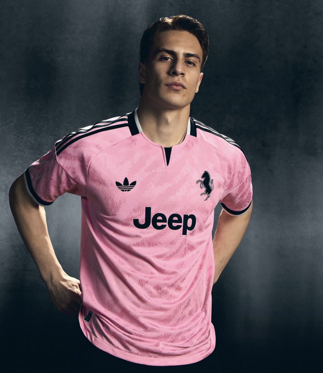 RedZoneRuthless's tweet photo. 💣🚨 BREAKING

Arsenal’s interest in Kenan Yıldız is REAL and SERIOUS. 🇹🇷❤️🤍

Juventus are prepared to reject any offer of €100m or less for the Turkish international, setting a huge valuation for the 21-year-old. 💰❌

🗞️ @CorSport via @imxxxd7

#AFC #Juve https://t.co/slsXR8Iz8g