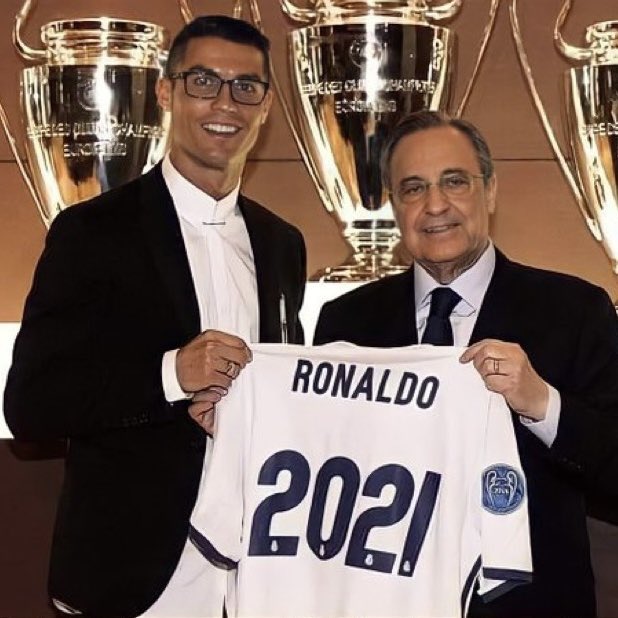 TMfutbal's tweet photo. 🚨📊 𝗡𝗘𝗪: Cristiano Ronaldo earned €22M net per year on his final Real Madrid contract.

Ronaldo demanded €30M, but Florentino Pérez refused to go beyond €25M, and Ronaldo eventually left.

Vinícius Jr. was earning €25M and has now secured a €31M deal after threatening to leave the club.

Florentino rejected the greatest player in Real Madrid history, but made an exception for Viní Jr.

Interesting treatment for a club legend. 🤐
