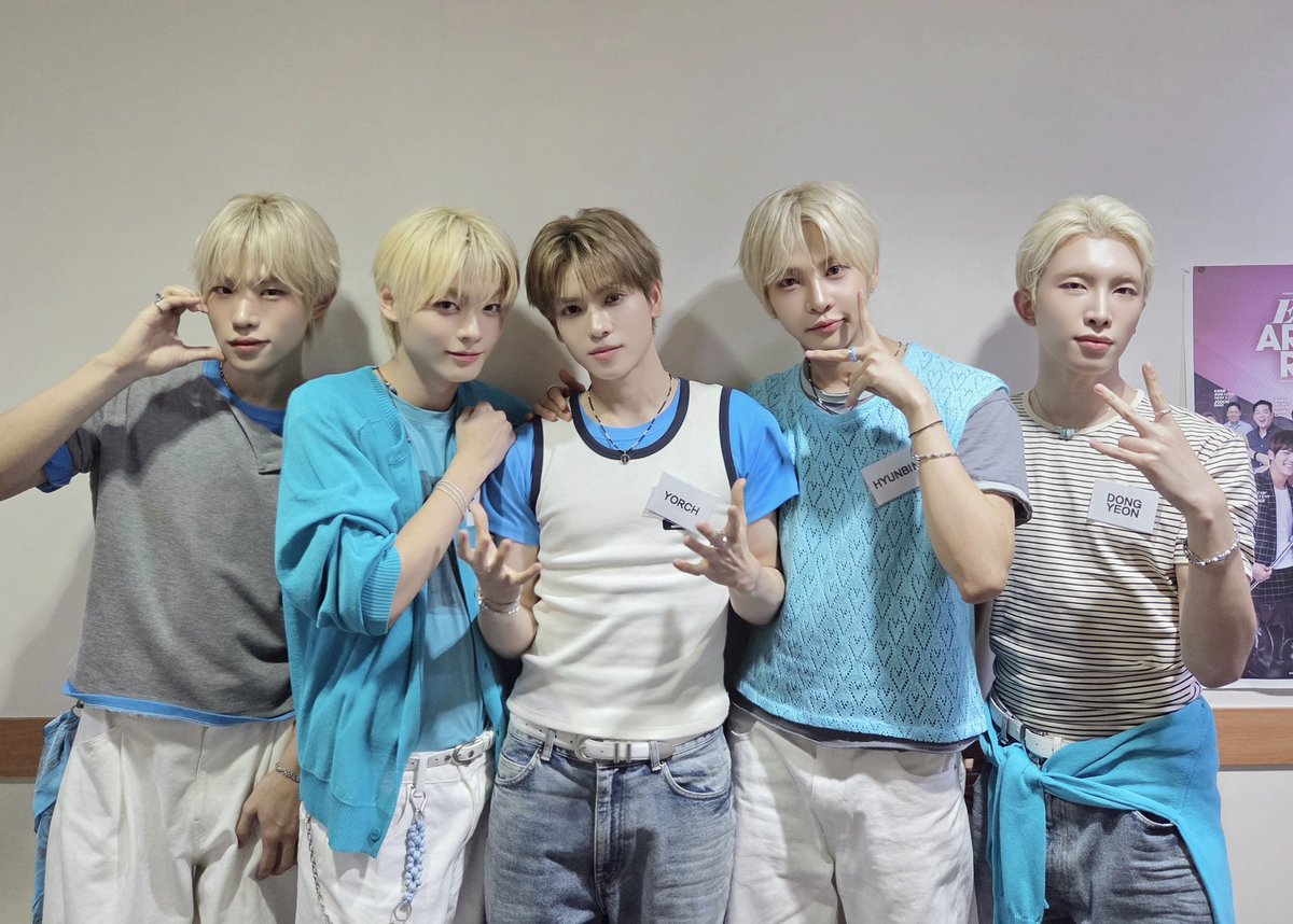 POW_grid's tweet photo. [#POW.pic] 260810

Arirang Radio 'Radio’n Us'

#POW #파우 #Flavor #플레이버 #GRID #그리드 https://t.co/M56Q1zT5ZG