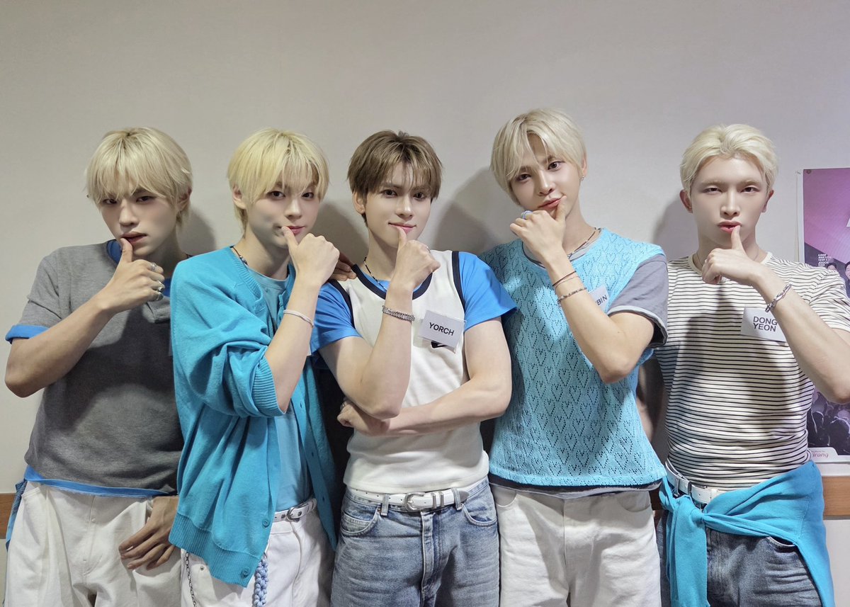 POW_grid's tweet photo. [#POW.pic] 260810

Arirang Radio 'Radio’n Us'

#POW #파우 #Flavor #플레이버 #GRID #그리드 https://t.co/M56Q1zT5ZG