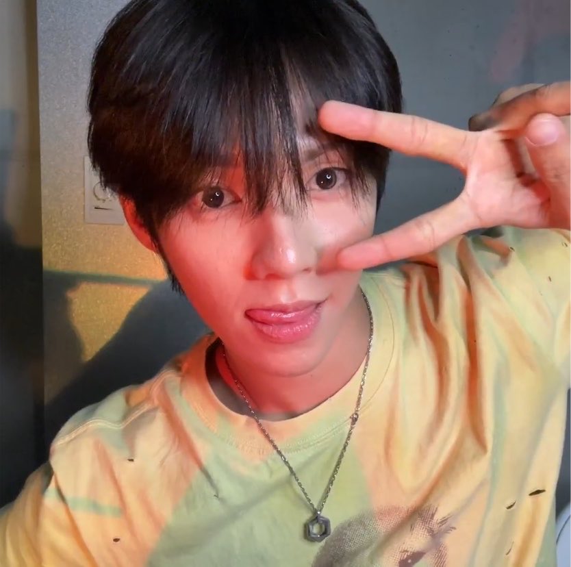 celestial0421's tweet photo. 캡처 타임 📸 

*귀여워 죽겠어ㅠㅠ https://t.co/rhjbHS0qWR