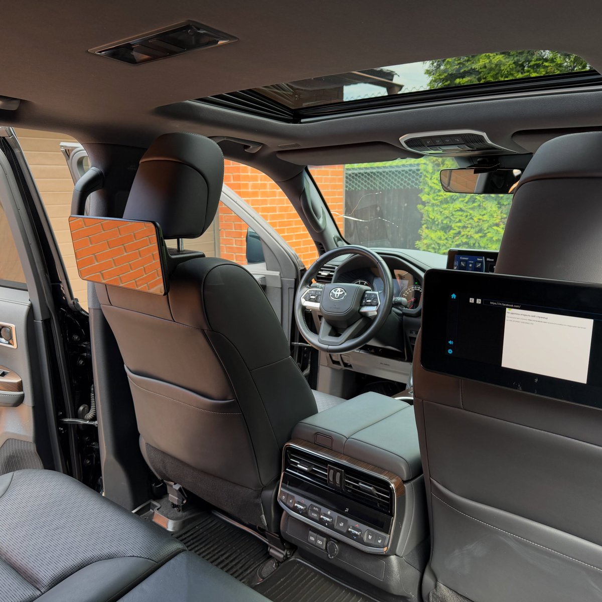 nocarcontext's tweet photo. Toyota LAND CRUISER 300🖤🖤 https://t.co/VZBc4Ta5ty