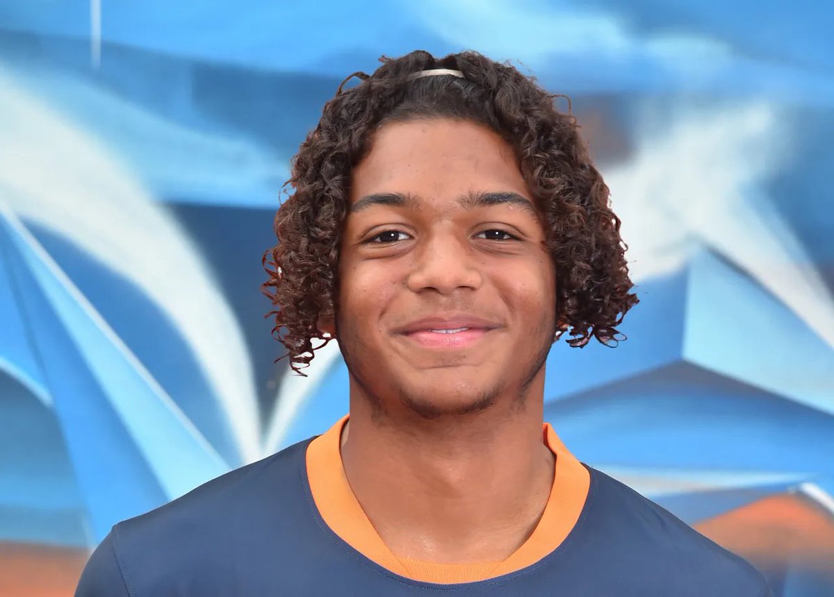 pitchverse1's tweet photo. 🚨 PSG closing in on Montpellier youngster Lacine Megnan-Pavé!

The French teenager has already agreed a long-term contract with Paris Saint-Germain, valid until 2031.

Discussions between the clubs remain underway to finalise his move this summer. 🇫🇷🔵🔴
Per @FabriceHawkins @Santi_J_FM