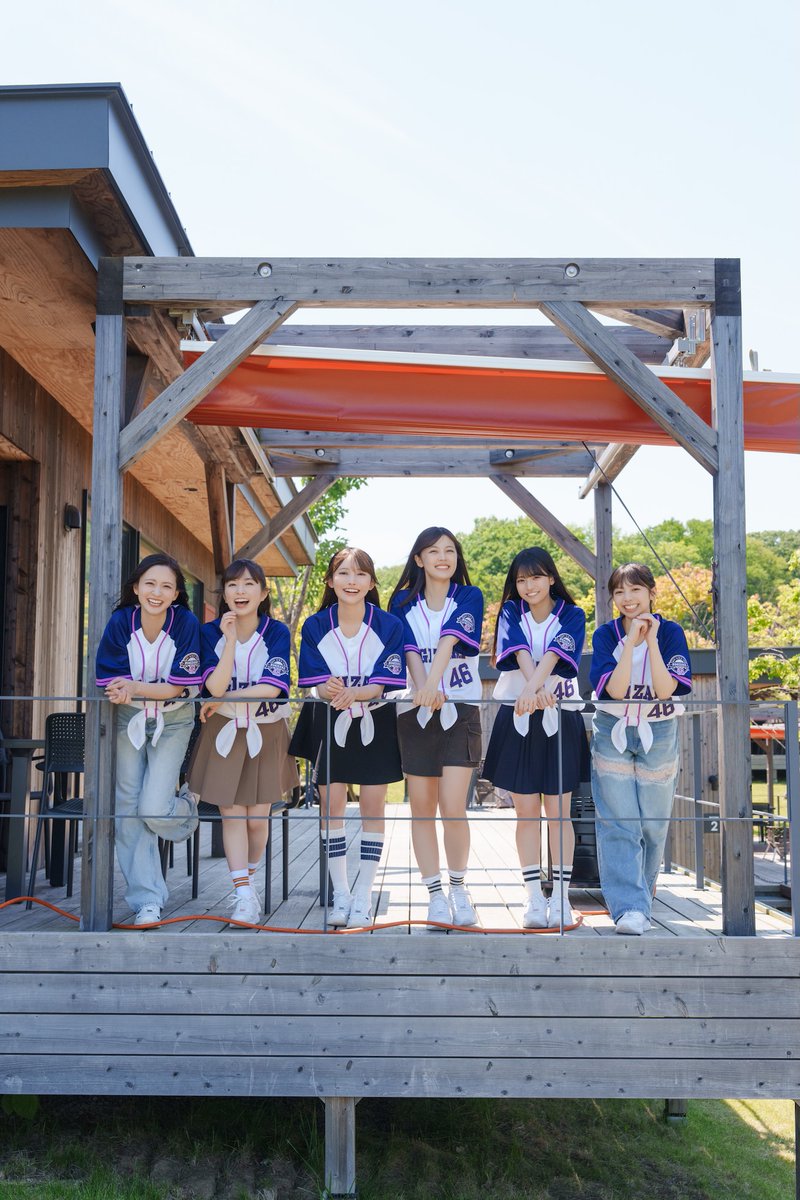 BLTTV's tweet photo. ⚾️━━━━━━━━━━━━━⚾️
　   　  　   絶賛発売中❣️
 　  #BLT 9月号 #乃木坂野球部
⚾️━━━━━━━━━━━━━⚾️
𝑆𝑝𝑒𝑐𝑖𝑎𝑙 𝑜𝑡ℎ𝑒𝑟 𝑐𝑢𝑡🧢
#乃木坂野球部
#小川彩 さん
#金川紗耶 さん
#黒見明香 さん
#柴田柚菜 さん
#瀬戸口心月 さん
#長嶋凛桜 さん

北海道ボールパーク #Fビレッジ 内にある施設にて、
みんなでバーベキュー🍖😍
バーベキュー中には、ちょっとしたハプニングもあり⁉️

さらに、今回の撮影で利用させていただいた施設から、今後 #Fビレッジ を楽しむ方にうれしい情報も掲載✨
詳しくは、ぜひ誌面でチェックしてみてください👀👌

[ ❣️ポストカード特典付のご購入はこちらから ]
⚾️小川彩＆金川紗耶＆長嶋凛桜
https://t.co/DjTsi551gb

⚾️黒見明香＆柴田柚菜＆瀬戸口心月
https://t.co/PlfqRUktez

⚾️乃木坂野球部全員集合
https://t.co/zwMIMQRxLj

#BLT #乃木坂46 #エスコンフィールド