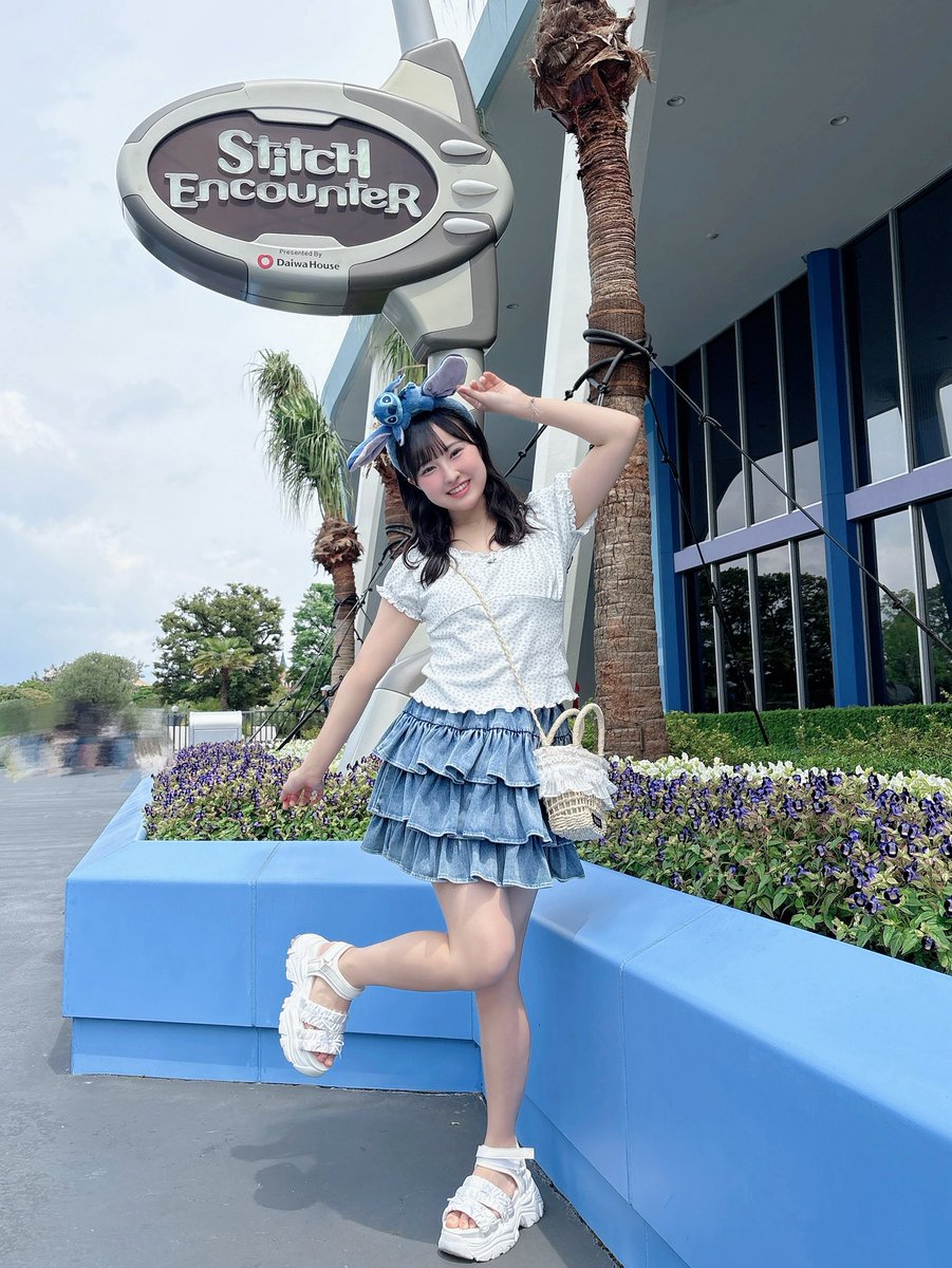erisahigasiyama's tweet photo. おやすみなさい💤

ディズニーランド行ったときの写真📸
スティッチ🌺🌴💙

#高嶺のなでしこ https://t.co/cN9ImrkAlh