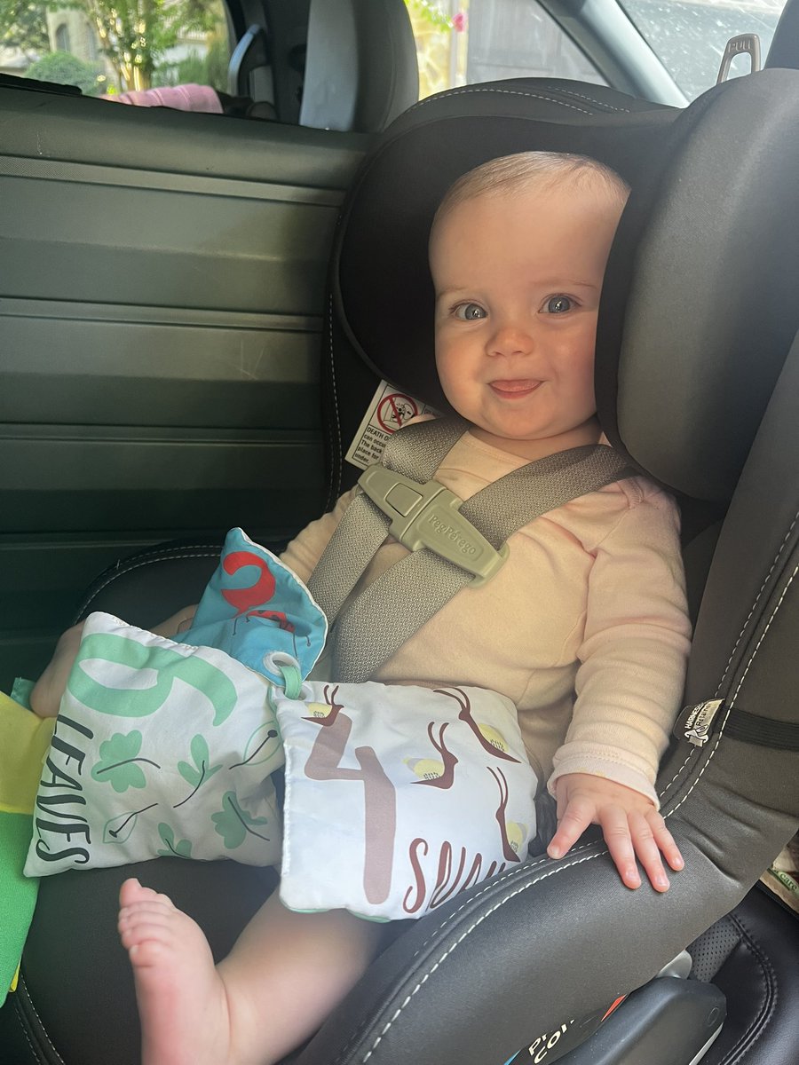 SBSwags's tweet photo. Good Morning 💛 I can’t believe she’s already 8 months old! https://t.co/qytornv0hT