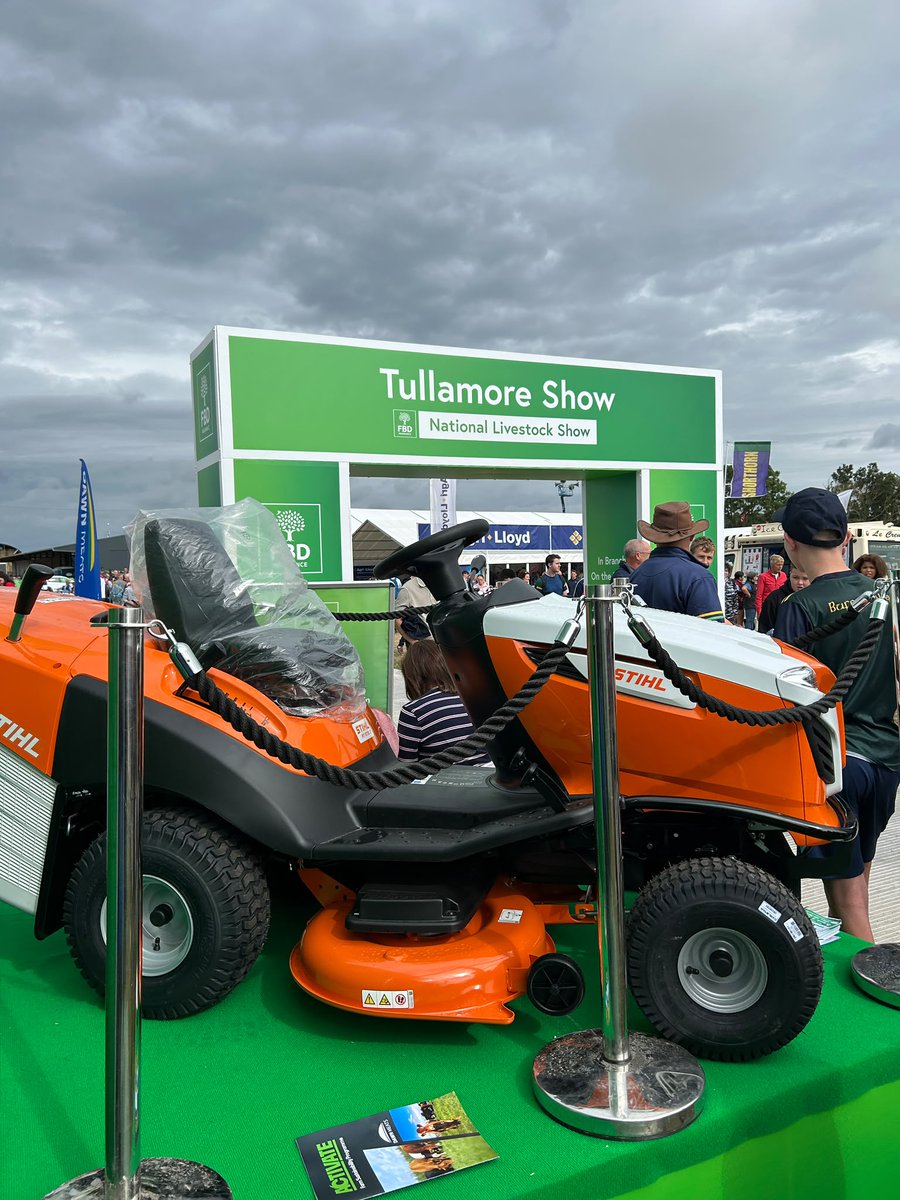 GrooveyardEvent's tweet photo. Keeping it field-ready at the @tullamoreshow ! 🚜🌱
The FBD mower has the grass covered for one lucky winner, and we’re delighted to be part of a fantastic day showcasing the best of Irish agriculture and innovation.

#Grooveyard #FBD #TullamoreShow #EventProduction #Eventprofs https://t.co/mFnahDoPtz