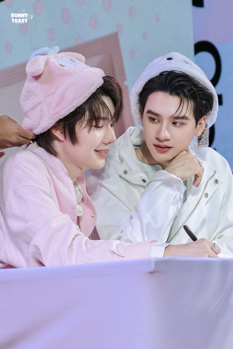 BunnyToast_'s tweet photo. 08.08.26 ₍ᐢ‥ᐢ₎ ❤︎︎

⸝⸝ @harit_keng @nampingnapat ⸝⸝

มายเมโลดี้น่ารักมากเลยเนอะหะริด 🤭

#RBNxMeetandGlowKNP
#KengHarit #nampingster
#KengNamping #เก่งน้ำปิง https://t.co/G7B1vJEVYT
