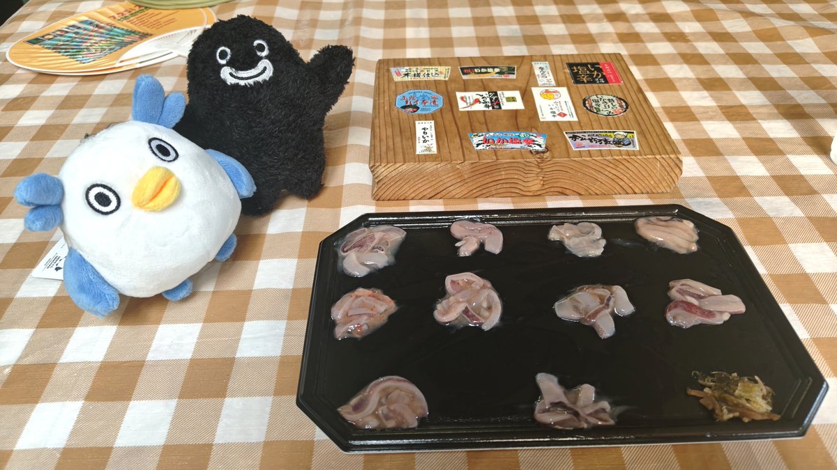 blackmoneeeey's tweet photo. 本日最初はイカGENちゃんのお迎え＆朝ごはんのため、アート展は午後の回だったけれど早めにこちらへ ︎︎塩辛大好きなので食べ比べ楽しかった～！全部美味しかったけれど結局ノーマルが1番好きかも笑
チャーハンも美味しかったんだけど、思った以上にもりもりで腹はち切れるかと思った😂😂 https://t.co/sDHMaNkPEY