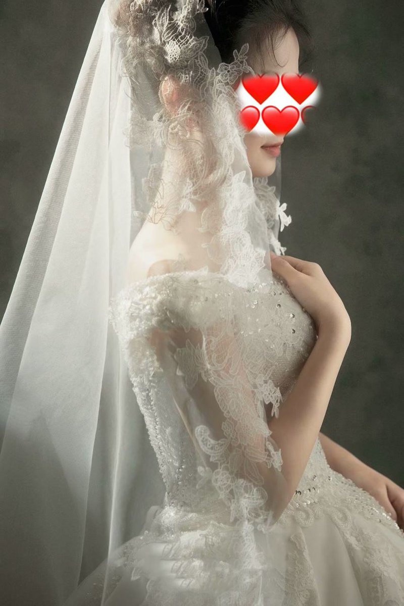 befrosty15's tweet photo. #绿帽 真实贡献结发妻子！端庄人妻极度反差 给老公戴绿帽乐在其中，活动本来说好的让单男带套操，结果媳妇主动要求不带套想体验单男的大鸡巴 https://t.co/hlKq2tYru6