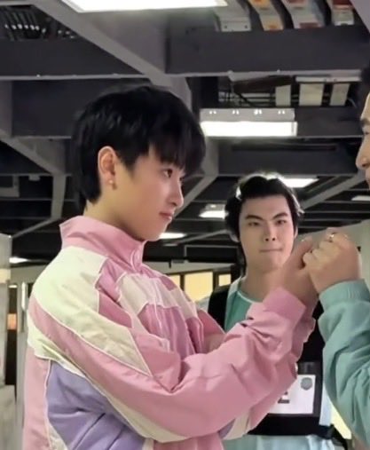pasw3sw's tweet photo. น่ารักขนาดนี้ไม่หวงได้ไง เม้มปากเพิ่มดาเมจ 5555555555555555 แต่เวฟทำหน้าอ้อนน่ารักมาก เป็นนี่ก็หวง https://t.co/b5tcbqeRsg