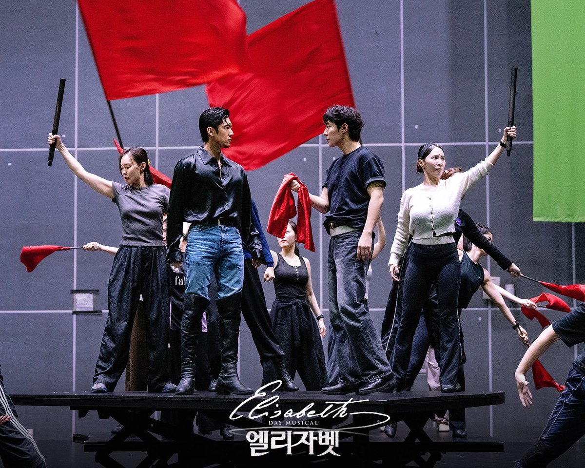 Silvercastleko's tweet photo. 아니 근데 개ㅁㅊ길이의 부츠를 신고있는데
다리가 길으셔서 그런가 앙나좋네ㅎㅎ https://t.co/0qDSov7bMT