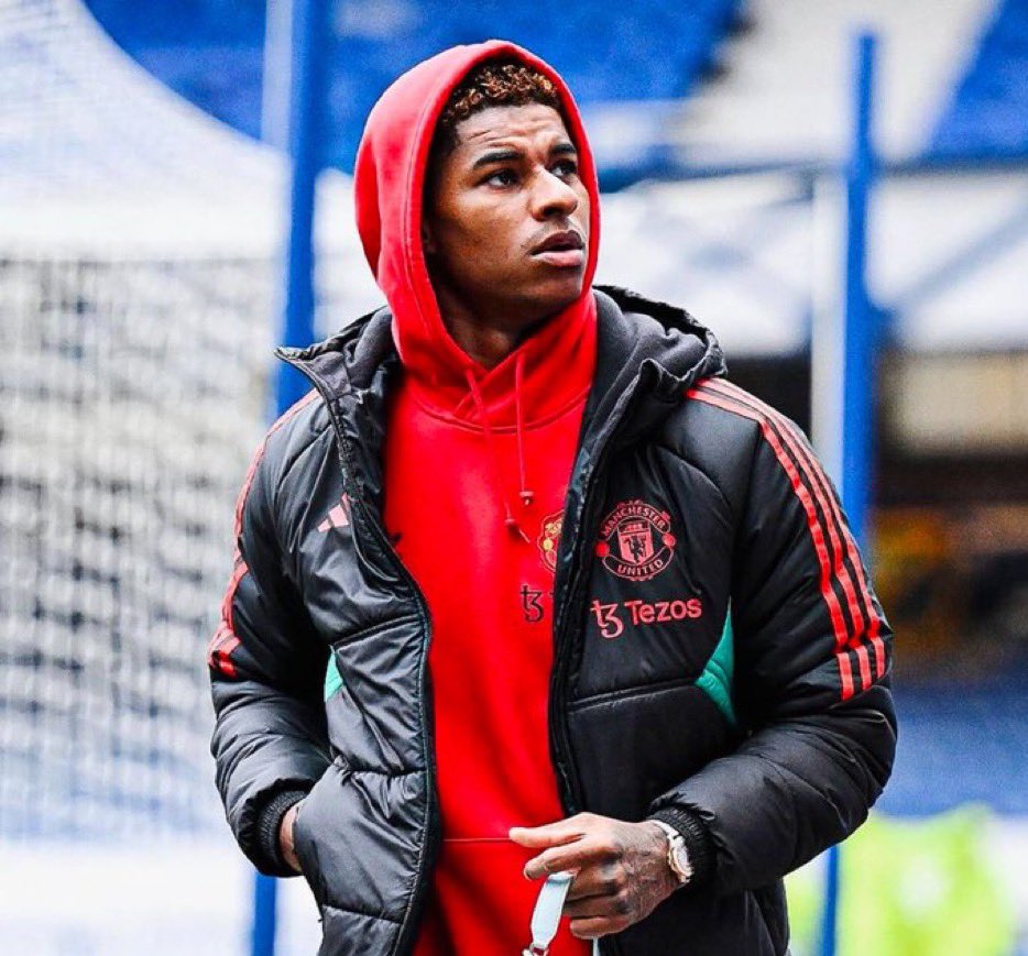 Utd__max10's tweet photo. Nobody is hating on Marcus Rashford. His fans just don’t want to hear the truth. What he did was bad, and no amount of excuses will change that. I just hope he understands that the standards have changed. 

Lose the ball? TRACK BACK. Help your teammates recover it. Work for the badge. 

No more walking around like the team revolves around you. He’s back in that “inconsistent environment”

He better not go back to being inconsistent himself.