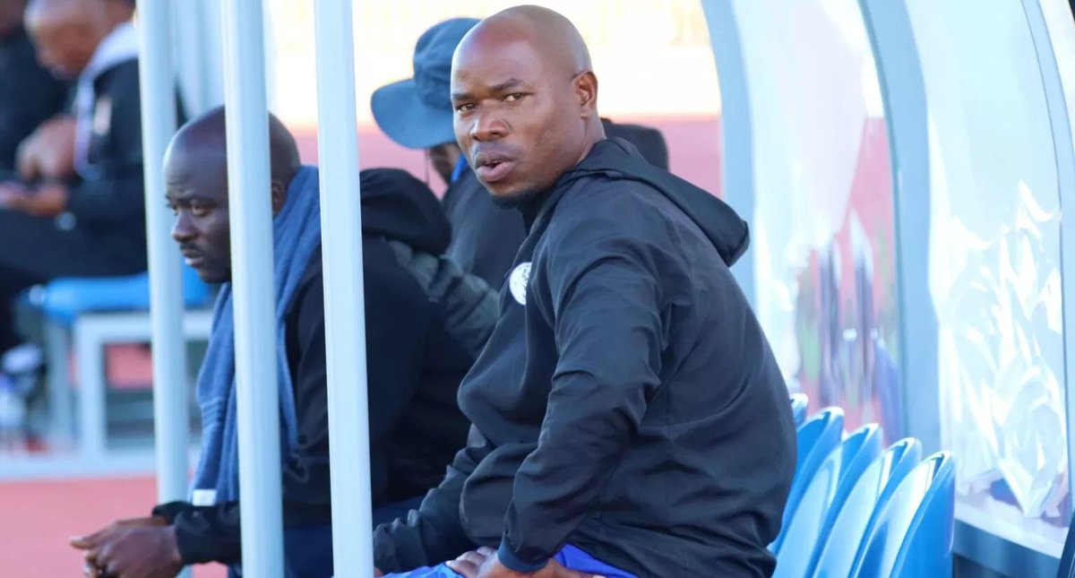 dube_mthoko's tweet photo. 🚨 𝕄𝕓𝕖𝕤𝕦𝕞𝕒 𝔸𝕥 𝔾𝕒𝕝𝕝𝕒𝕟𝕥𝕤 🚨

PSL legend Collins Mbesuma is set to join Marumo Gallants as a strikers’ coach! 

@FARPostZA understands the 35-goal record holder has been with the club for over a week, assisting Phuti Mohafe’s technical team ahead of their Betway Prem opener against Kruger United.

READ MORE:📲 https://t.co/hAYT5divcg
