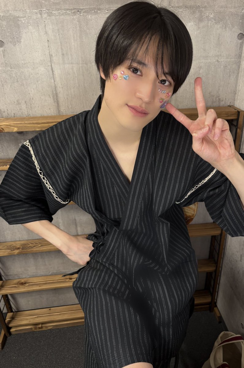 kenshin_0708_k's tweet photo. 配信ありがとうございました😊

ファンミーティング、詳細はまた追って
ご連絡します📩

遅い時間までありがとうございました。
上村はおにぎり🍙を食べて、今プリン🍮を食べています。

#上村謙信
#上村食事中 https://t.co/SVtDARGfYV