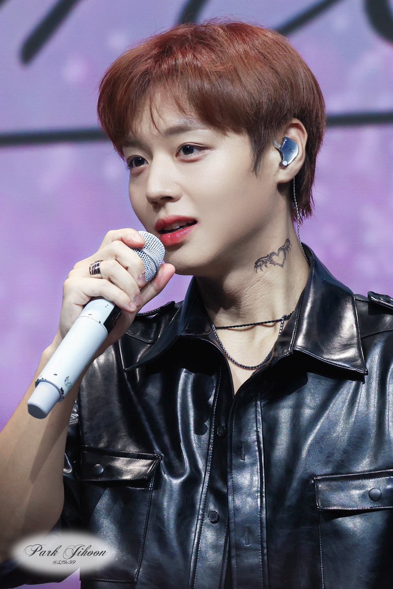 529x99's tweet photo. 260808 RE:FLECT FAN CONCERT in MACAU
마카오 팬콘

💜 (𓈒ʚ̴̶̷̷̥ ⩊ ɞ̴̶̷𓈒) ☁️ ໒꒱˚.*

#박지훈 #PARKJIHOON https://t.co/UUjCdpbLTf