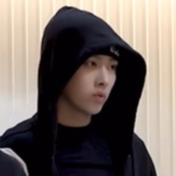 cherryluvjin's tweet photo. Baby face.  Perfect figure. https://t.co/XarWzyBpyr