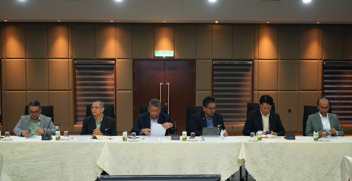 nresmalaysia's tweet photo. 𝐒𝐄𝐒𝐈 𝐌𝐄𝐉𝐀 𝐁𝐔𝐋𝐀𝐓 𝐌𝐄𝐍𝐆𝐄𝐍𝐀𝐈 𝐓𝐈𝐍𝐃𝐀𝐊𝐀𝐍 𝐒𝐄𝐆𝐄𝐑𝐀 𝐏𝐄𝐍𝐘𝐄𝐃𝐈𝐀𝐀𝐍 𝐈𝐍𝐅𝐑𝐀𝐒𝐓𝐑𝐔𝐊𝐓𝐔𝐑 𝐉𝐀𝐋𝐀𝐍 𝐑𝐀𝐘𝐀 𝐓𝐈𝐌𝐔𝐑-𝐁𝐀𝐑𝐀𝐓 𝐓𝐀𝐇𝐔𝐍 𝟐𝟎𝟐𝟔 | 𝟏𝟎 𝐎𝐆𝐎𝐒 𝟐𝟎𝟐𝟔

#NRES
#MalaysiaMADANI
#MADANIBekerja
#JalanRayaTimurBarat https://t.co/bYG8UTfnLZ