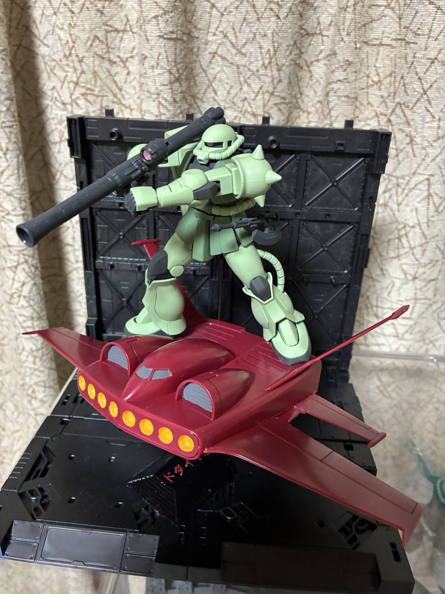3bridge_jr's tweet photo. 旧キットのドダイ作ったので早速ザクを乗せてパシャリ
ギレンの野望で無双したり、PS2版のガンダム戦記で特定のステージだけ乗って出撃できた思い出の機体です
#ガンプラ
#ガンプラ好きな人と繋がりたい https://t.co/RbC6IssPsX