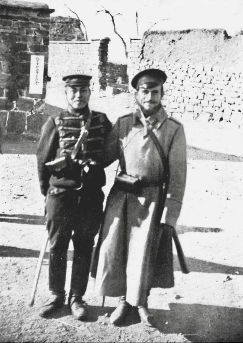 EchoesofEmpire_'s tweet photo. Imperial Russian and Japanese Army soldiers together following the surrender of Port Arthur, January 1905. https://t.co/ubk7SI2nOR