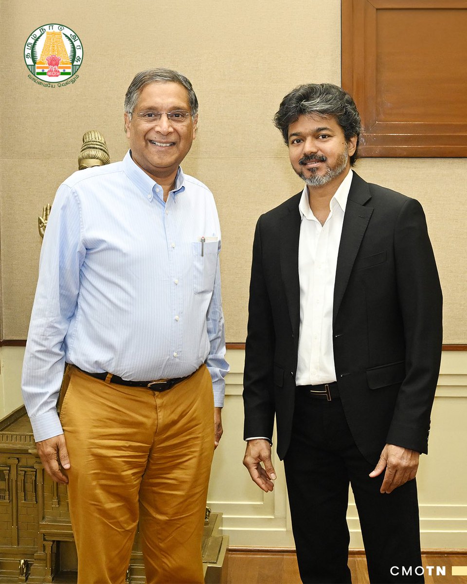 CMOTamilnadu's tweet photo. மாண்புமிகு தமிழ்நாடு முதலமைச்சர் திரு.ச.ஜோசப் விஜய் அவர்களை இன்று (10.8.2026) தலைமைச் செயலகத்தில், இந்தியப் பொருளாதார நிபுணர், ஒன்றிய அரசின் முன்னாள் தலைமைப் பொருளாதார ஆலோசகர் மற்றும் அமெரிக்காவின் பிரவுன் பல்கலைக்கழகத்தில் உள்ள வாட்சன் சர்வதேச மற்றும் பொது விவகாரங்களுக்கான நிறுவனத்தின் மூத்த ஆய்வாளர் டாக்டர் அரவிந்த் சுப்ரமணியன் அவர்கள் சந்தித்துப் பேசினார்.

#CMJosephVijay‌