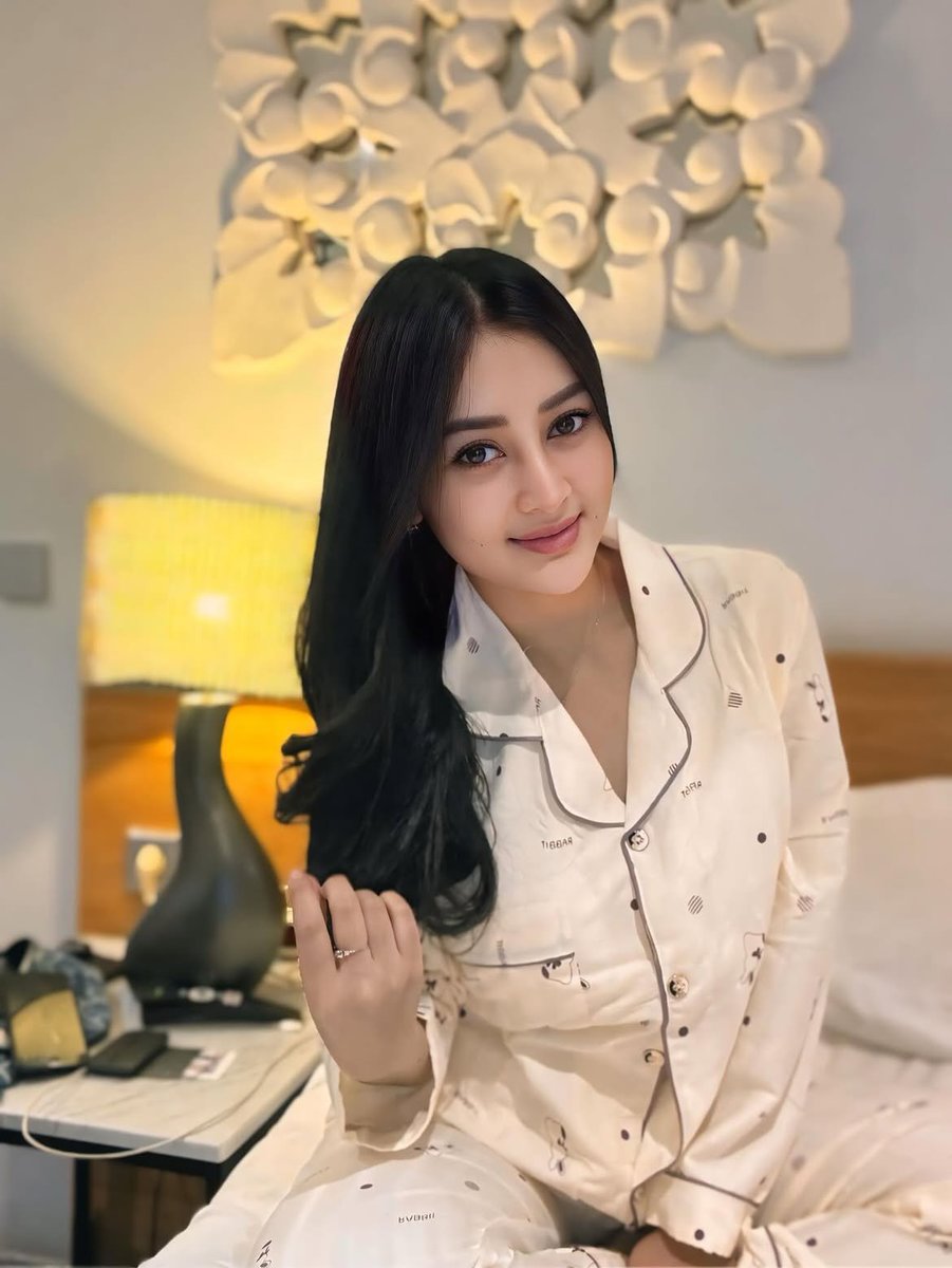 BeebheQ's tweet photo. Info untuk malam ini ya sayangg🥰
#bobogor
#availbogor
#includebogor https://t.co/G5qIh6rMuo