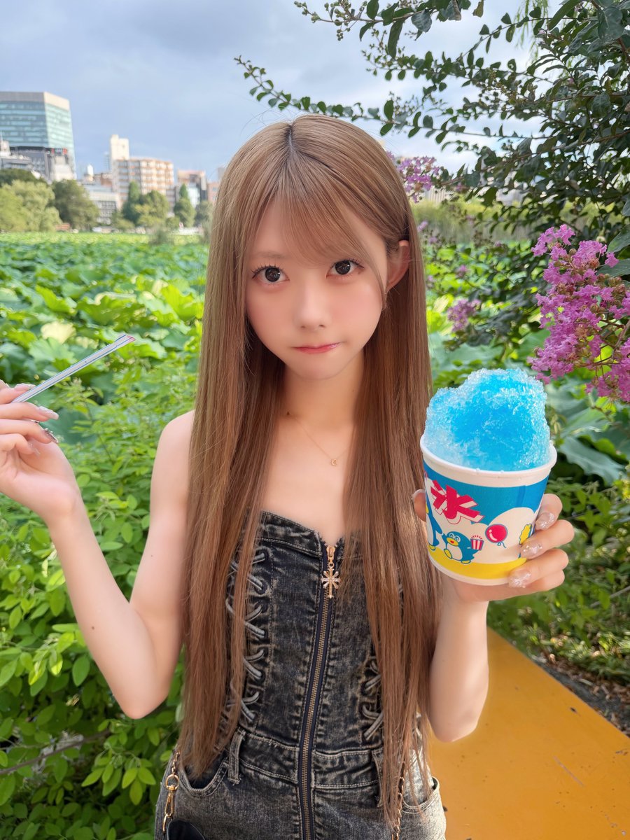 erii_1st's tweet photo. サルスベリ似合いすぎish！
このまんまフォトブック出せそう🥺 https://t.co/E6UZyl6p43
