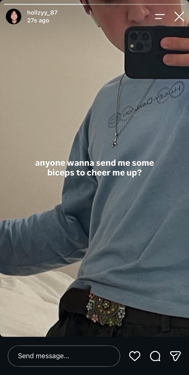 user_300715's tweet photo. #hollanov SHORT smau where Shane breaks up with his bf and asks for biceps pics on insta to feel better. Ilya has been waiting for this. Unfortunately for him, lots of other people have been waiting for this moment as well. So Ilya has to step up his game https://t.co/0Abi8Gv21h