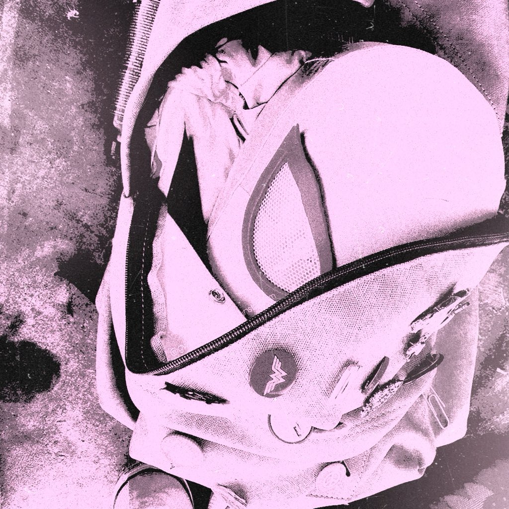 whitefevther's tweet photo. ⠀⠀⠀⠀
⠀⠀⠀⠀⋆✴︎˚｡⋆ 〝 it's the edge of  𝖌𝖑𝖔𝖗𝐲 ⎯⎯⎯ and i'm 𝒉͟𝒂͟𝒏͟𝒈͟𝒊͟𝒏͟𝒈 on . 
⠀⠀⠀⠀ https://t.co/kI7CxuNXDV