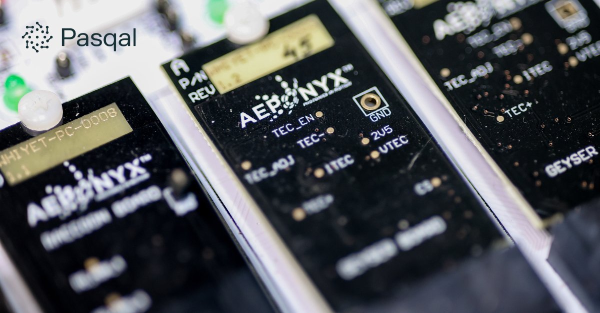 PasqalQuantum's tweet photo. Pasqal and Aeponyx trap individual atoms using optical tweezers delivered through a photonic chip, a step on the path to fault-tolerant quantum computing at scale.

We've moved critical optical functions off the free-space optical bench and onto a photonic chip, bringing us closer to compact and manufacturable quantum processors.

The tangible results:
👉4 rubidium atoms trapped using tweezers generated on a single photonic chip, which we believe is a first for a neutral-atom quantum computer
👉Atom lifetimes of ~27.5 seconds, matching our existing bulk-optics systems with no loss in qubit control quality
👉A roadmap to reduce the optical footprint of future processors by up to 50x

Read the news: https://t.co/sYiF5JEUjn

#QuantumComputing #Photonics #DeepTech