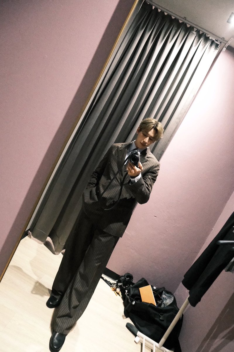 BAMBAMxBAMMIE's tweet photo. 𝙂𝙖𝙡𝙖 𝙋𝙧𝙚𝙢𝙞𝙚𝙧𝙚 "𝘾𝙤𝙣𝙛𝙚𝙨𝙨𝙞𝙤𝙣𝙨 𝙤𝙛 𝙖 𝙎𝙝𝙖𝙢𝙖𝙣"

📸2026.08.10

#BamBam #뱀뱀
#ConfessionsOfaShaman
#คำสารภาพของหมอผี https://t.co/ghIlZYABDu
