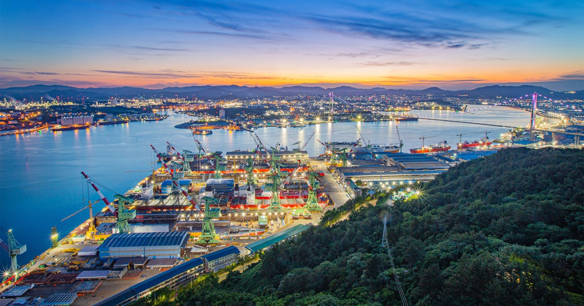 GeomSolutions's tweet photo. With #Siemens #Tecnomatix and #Teamcenter, HD Hyundai Mipo is building an AI-driven digital shipyard using #Simulation, #Automation, and data integration. Read how: https://t.co/y29MQZ4QQs.
#MarineEngineering #DigitalTransformation
________________________________________ https://t.co/20EasNoMwh