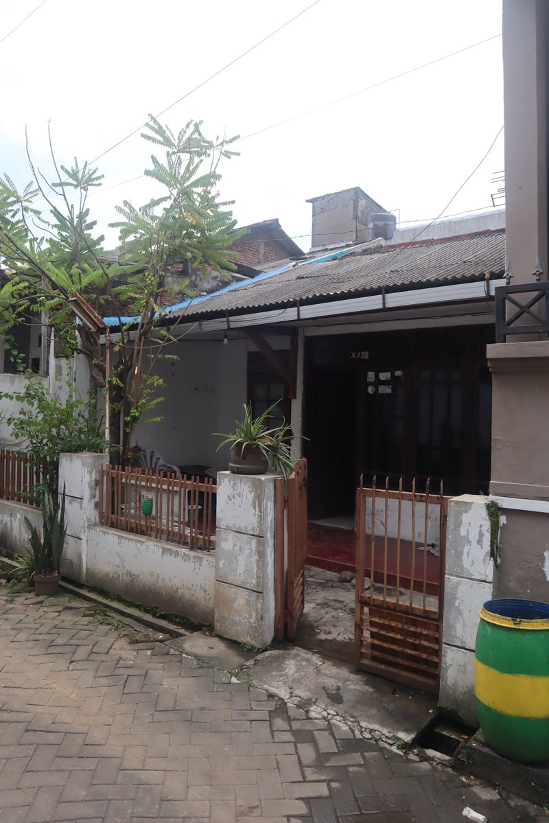 ogiehart's tweet photo. Ini mungkin proyek kami yang paling relatable sama masyarakat kita. Mungkin rumah seperti ini yang kita tinggali dari jaman kecil,hingga sekarang waktunya renovasi. Atau mungkin rumah seperti ini yang terjangkau di market

Seperti apa proses renovasinya? Mari kita bahas

A thread https://t.co/cAsvi54RpR
