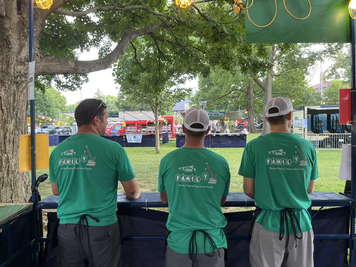 KelleyConstInc's tweet photo. Be the missing piece to the puzzle! 🧩
The Kelley team had another wonderful time volunteering at the St. Joe’s Picnic in Louisville, KY. We’re grateful to everyone who came out to lend a hand and show their support for the kids.
#TheNewCultureOfConstruction #ForTheKids https://t.co/MsYBPPUTT7