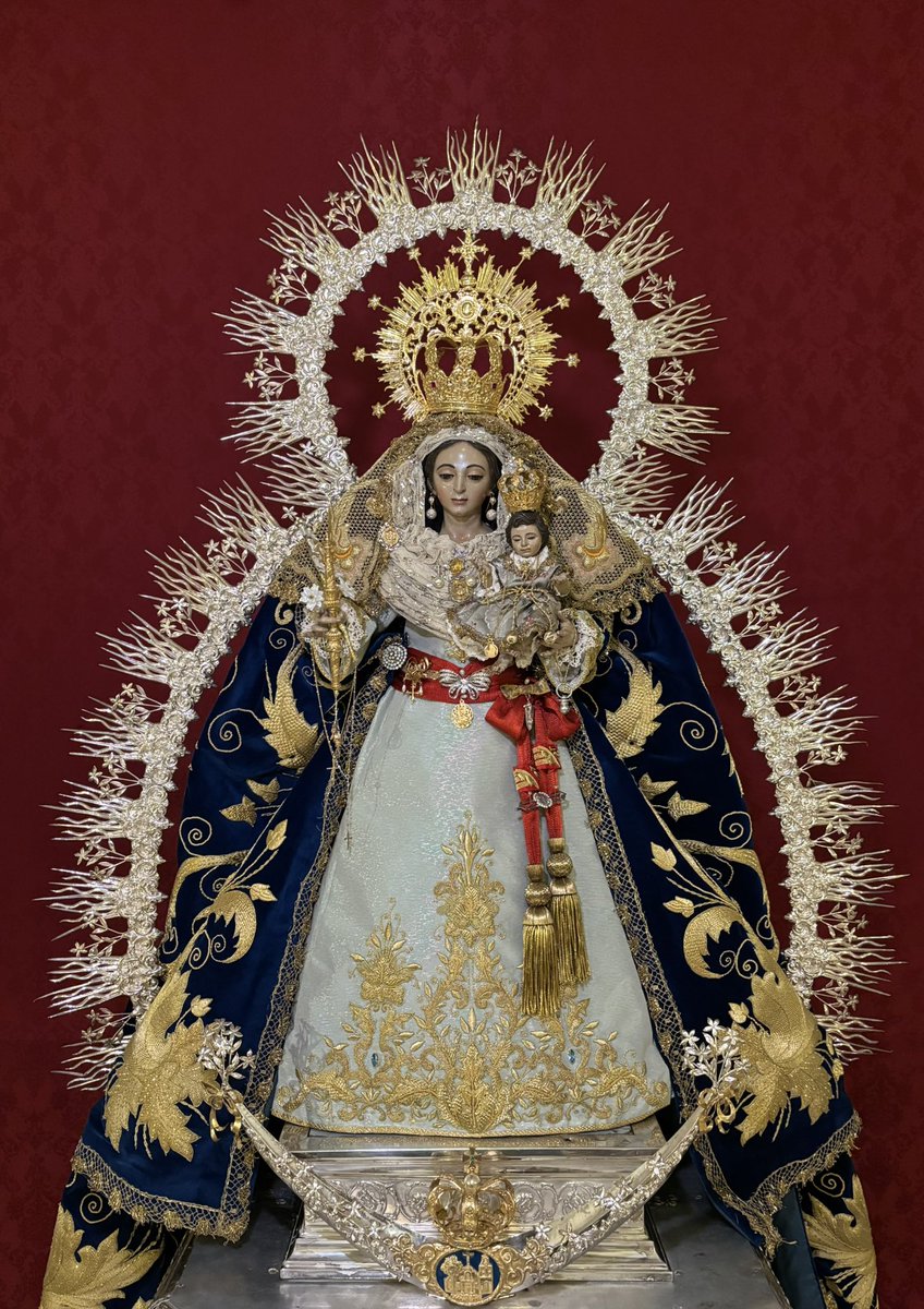 HdadSNazareno's tweet photo. [TRIDUO CRUZ]

Nuestra Señora de la Cruz, Patrona y Alcaldesa Mayor Honoraria Perpetua de la Villa de Benalmádena, ya se presenta ataviada de Reina para la celebración del Solemne Triduo en su Honor que comienza hoy. #CofradíasMLG https://t.co/tpbEI9I0m7