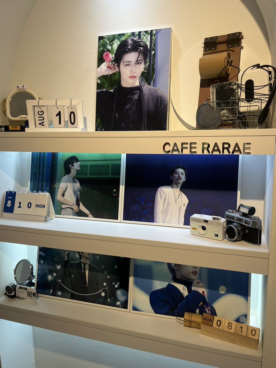 hxn_d0810's tweet photo. #탯탯도서관_미공개구역 
선착 특전이 예뻐서 일찍 온 보람이 있었던 카페였습니다!! 디피해두신 거 하나 하나가 정성이 느껴지고 전반적으로 만족했던 생카였던 것 같아요🫶🏻 https://t.co/ef9h8aSccv