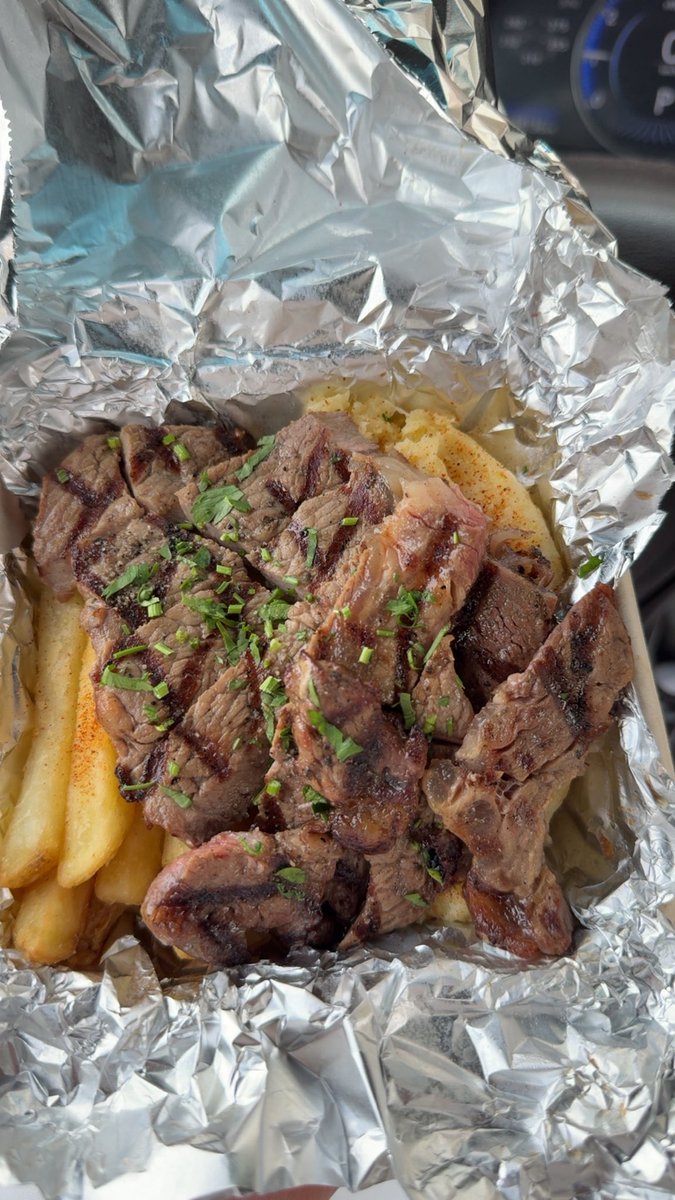 riyadh_is_here's tweet photo. LOVO

Burritos &amp; More 

ستيك 🥩 بلاك أنجوس مشوي على اللهب 🔥 
يقدمونه فوق بطاطس مهروسة كريمية بالجبنة 🥩 🥔 🫕 😋

📍جديد حي المروج https://t.co/FRCUIsnNX4