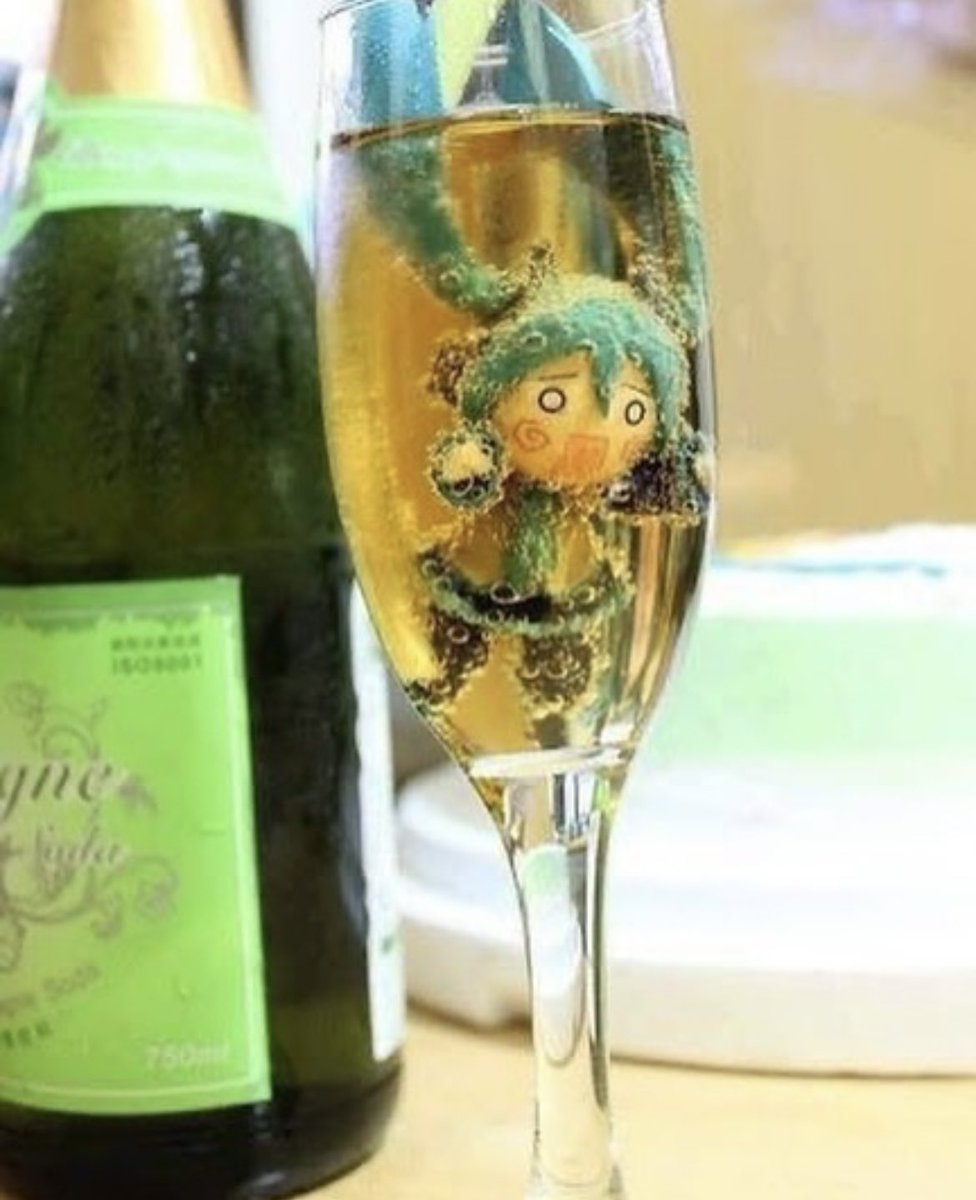 HatsuneMiku's tweet photo. Save her!!! D: https://t.co/Y1jPPeW6q5