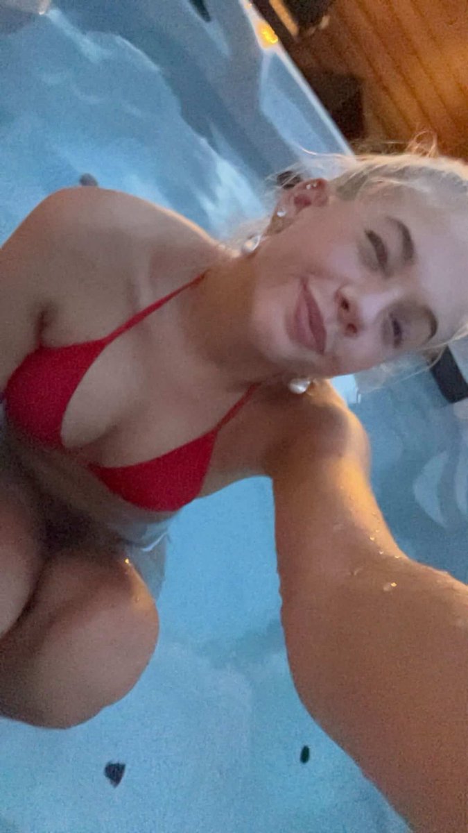 EllaHxex's tweet photo. Sara, 19,  is such a slutty bop 😍 Everyone go thank @Jaysmithen68 

Send me your bops and irls to get exposed or rated
#bop #exposed #slut #nsfwtwtًً https://t.co/9XamEaPnvU