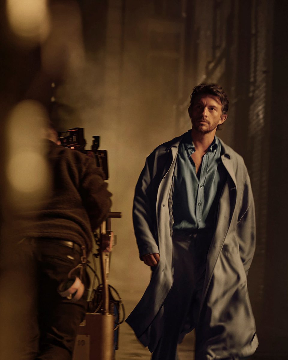 badpostjbailey's tweet photo. Jonathan Bailey behind the scenes of Giorgio Armani’s ‘I Will’ campaign film. https://t.co/gHJgm7UMAi