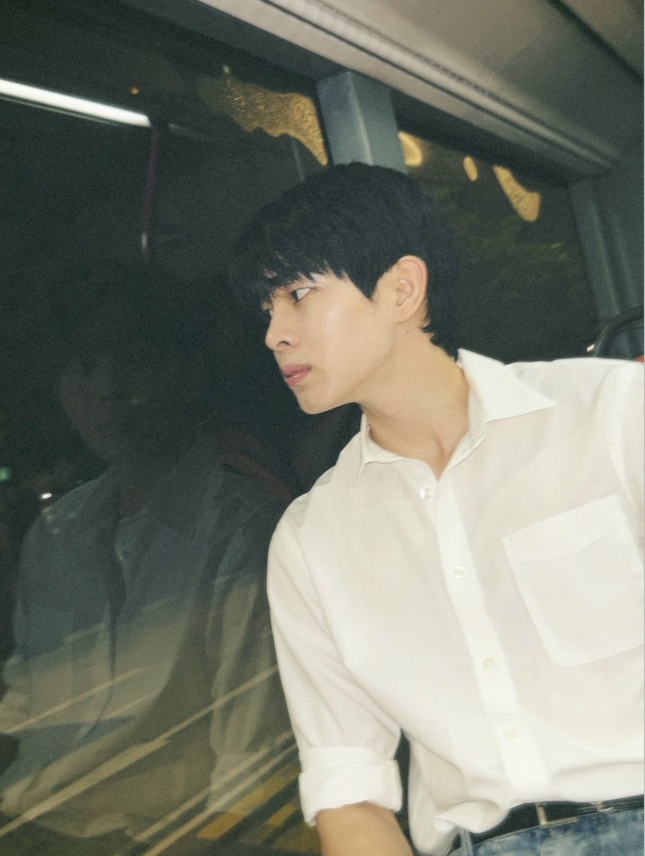 Tonsrnfanclub's tweet photo. 2026.08.10 | mytonsrn IG update 

🌌🌕

—യ🌱 @mytonsrn･. ⋆♡ᵎ
#mytonsrn #ต้นรักของศรัณญ์ https://t.co/tSVlMLyhRa